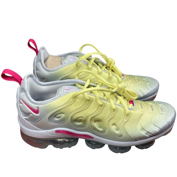 Women’s Nike Air Vapormax plus. Blue tint/fireberry. Size 11.5W. - Picture 3 of 12